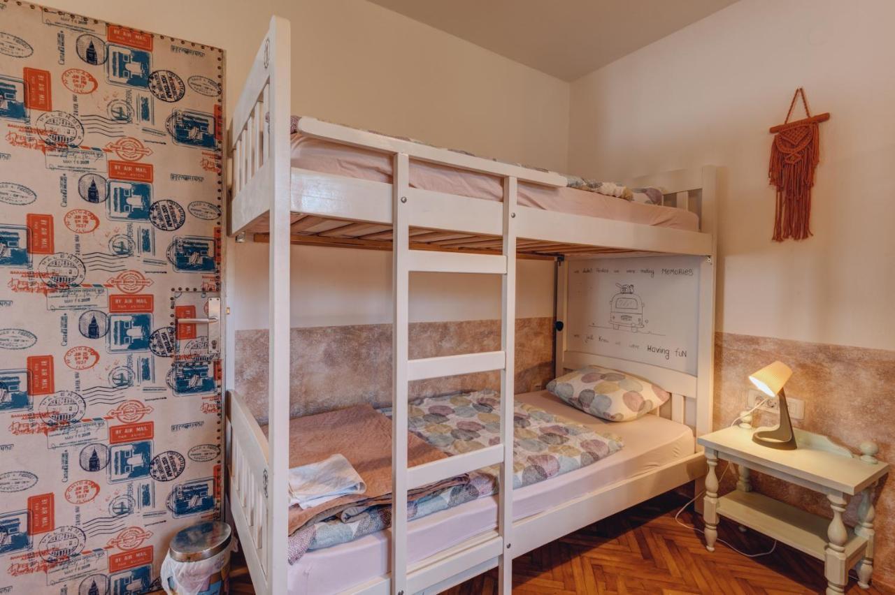 Q Podgorica Beds,Rooms And More מראה חיצוני תמונה